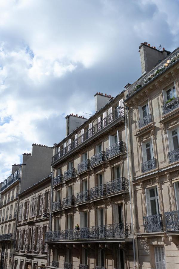 Tinah Paris, Champs Elysees Luaran gambar
