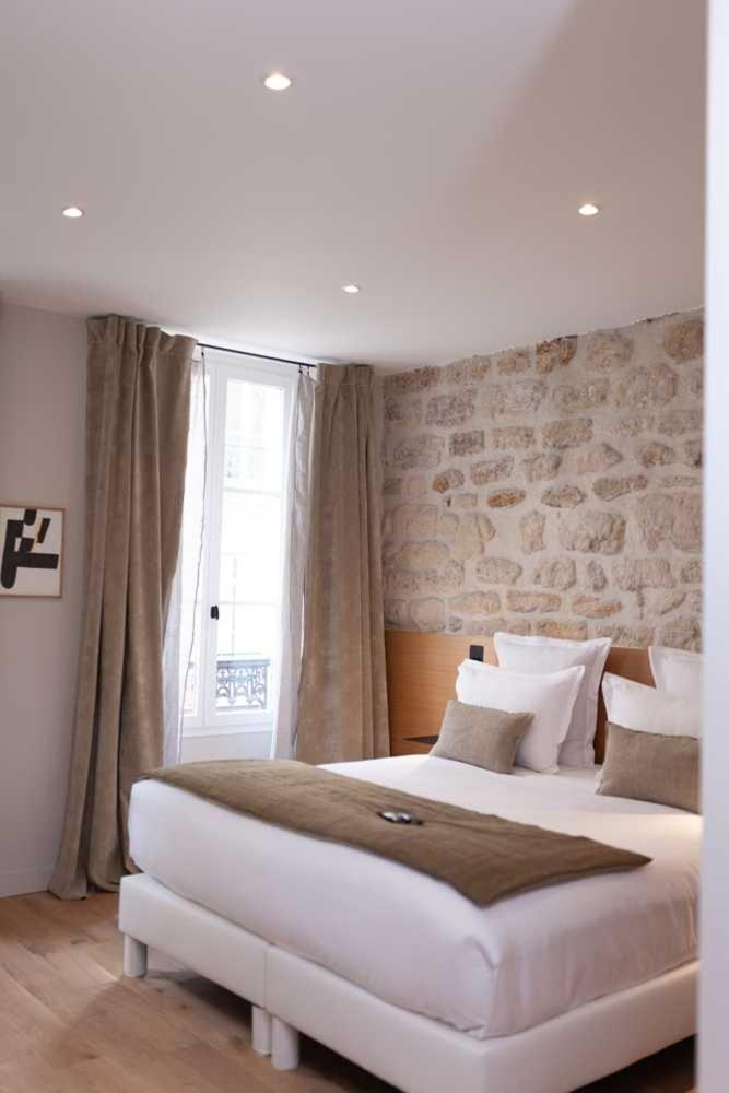 Tinah Paris, Champs Elysees Luaran gambar