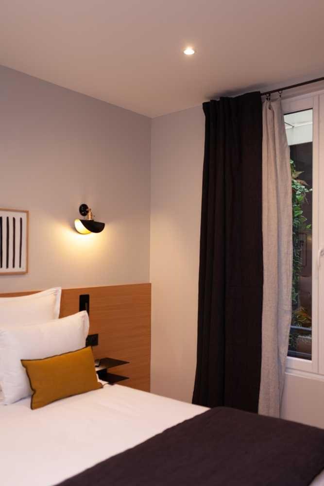 Tinah Paris, Champs Elysees Luaran gambar